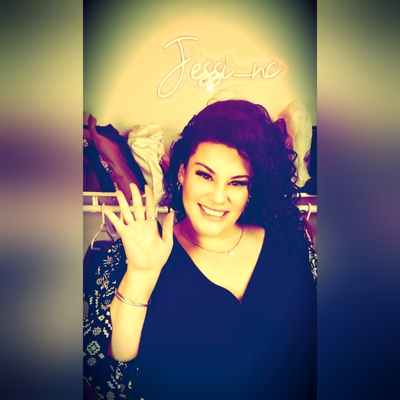 LIVE SHOW REMINDER & $5 START! PLEASE LIKE... - Picture 1 of 3